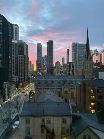 Nurse-Ready 1BR+Den | Walk to St. Mike's Hospital